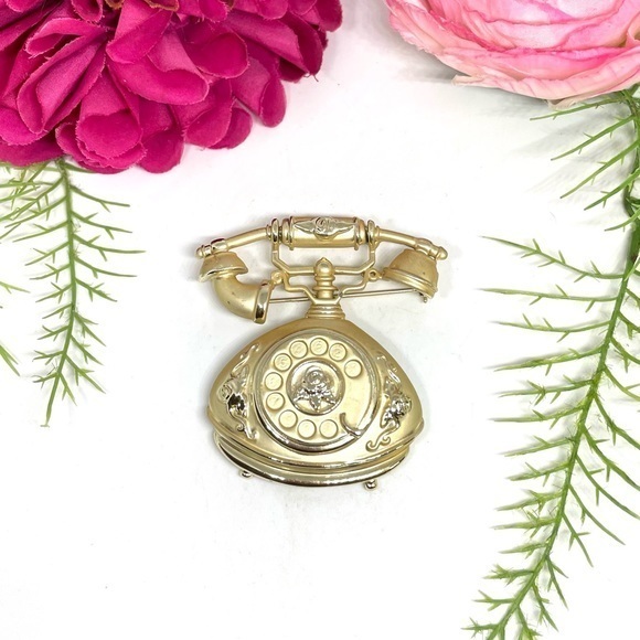 Vintage Jewelry - VINTAGE⚜️RARE AJC Ornate Golden Telephone Brooch